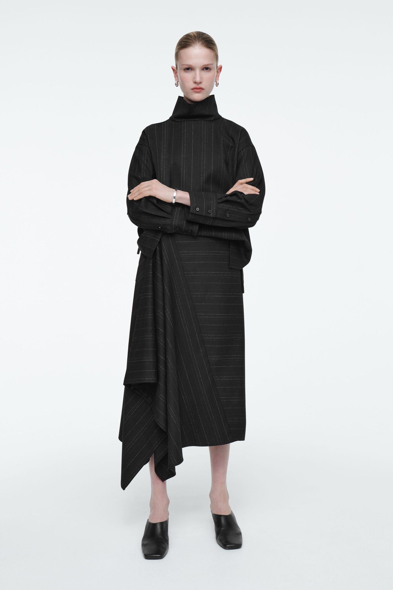 ★lalafox★WRAP FLARED SKIRT★Black★韓国★大人気★ media_129923707fdab929e2170bf2