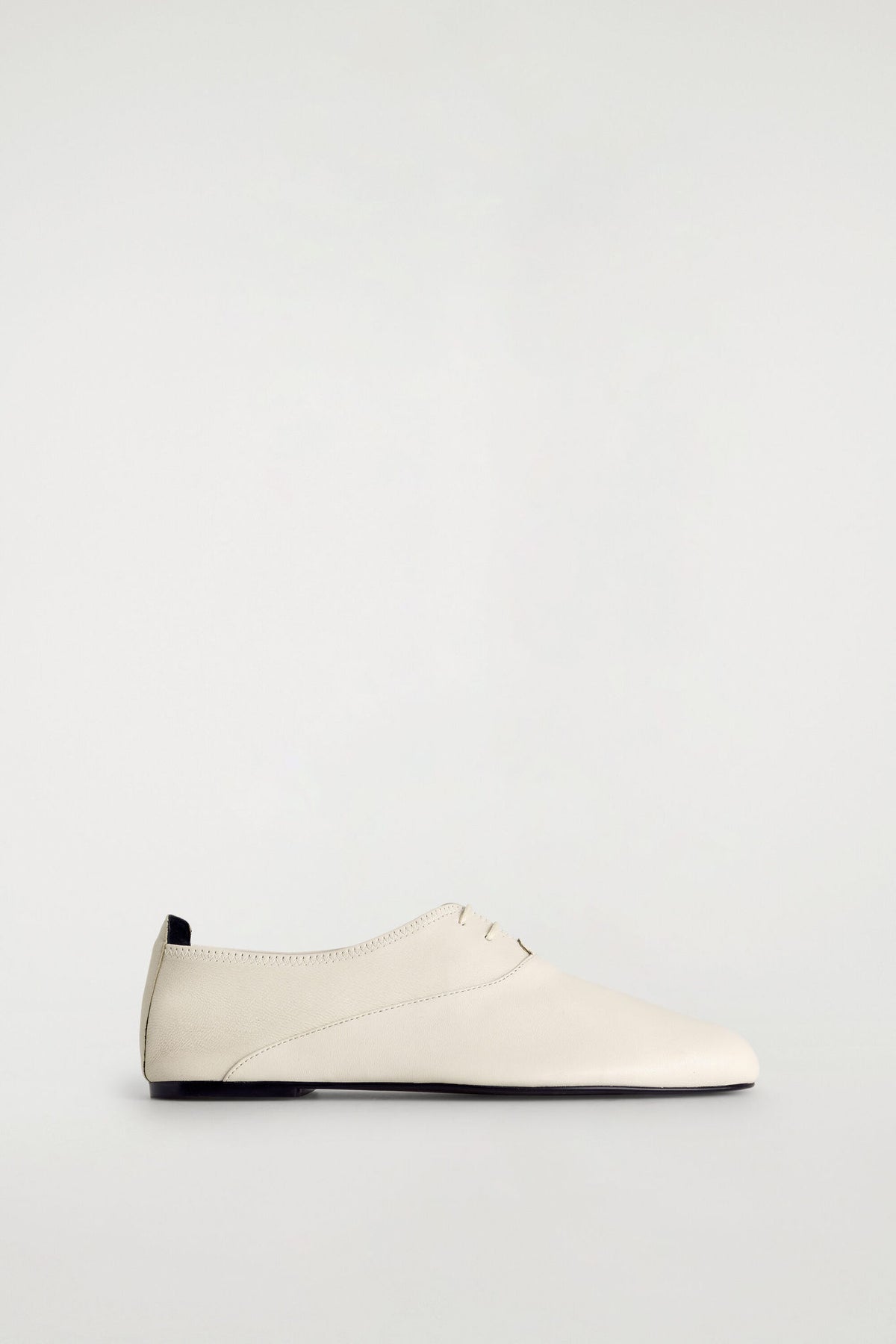 SOFT LEATHER BROGUES — BEIGE DUSTY LIGHT
