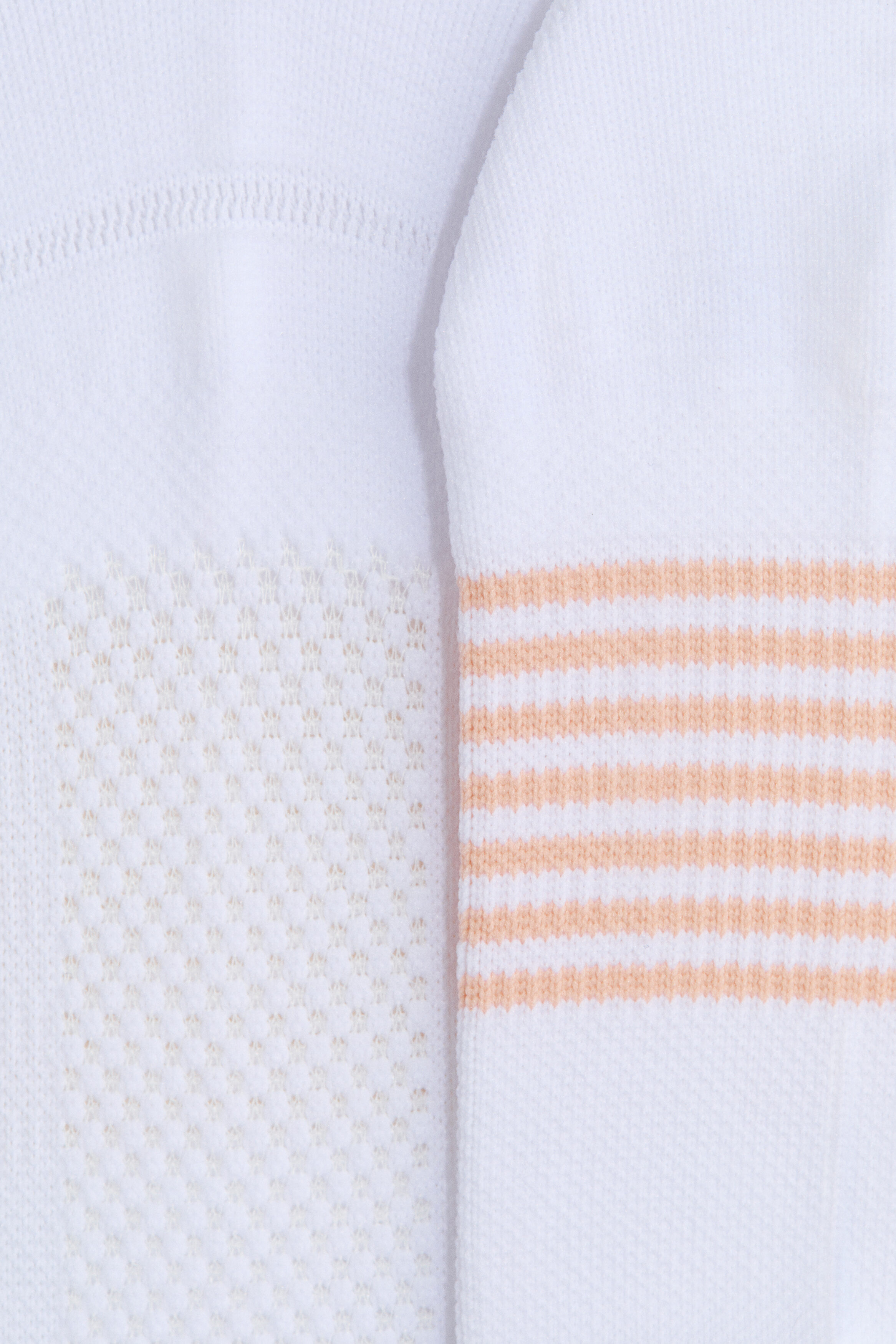 2-pack sports socks with DryMove™